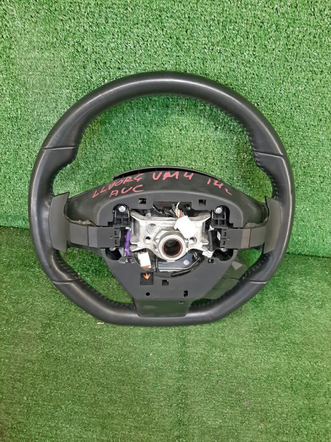 Руль SUBARU LEVORG VM4, VMG 3 ракурс