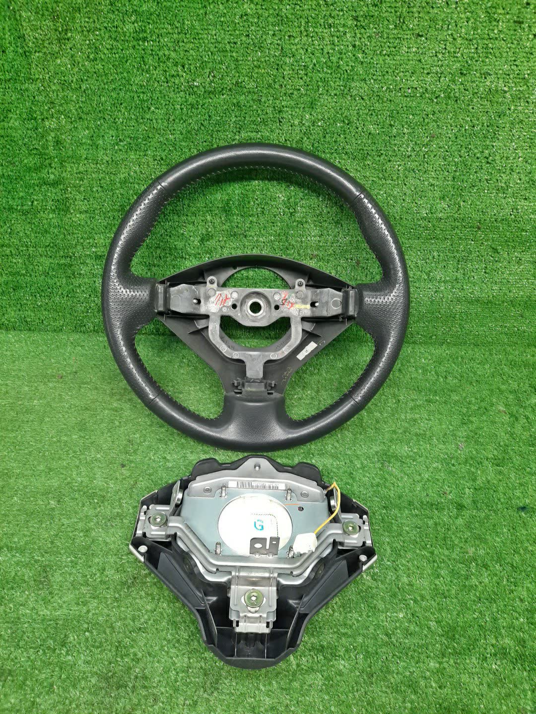 Руль TOYOTA PORTE NNP10 1 ракурс Руль TOYOTA PORTE NNP10 1 ракурс