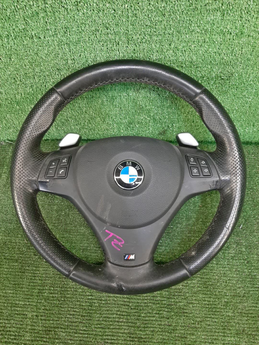 Руль BMW 1-Series E87 1 ракурс Руль BMW 1-Series E87 1 ракурс