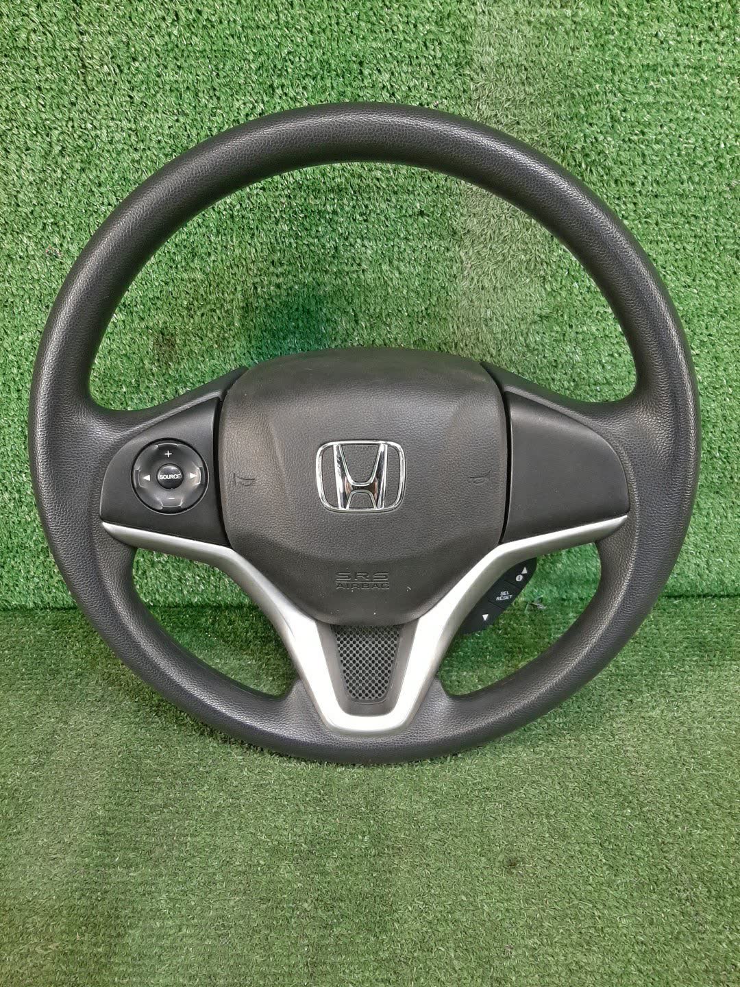 Руль HONDA FIT GP6 1 ракурс