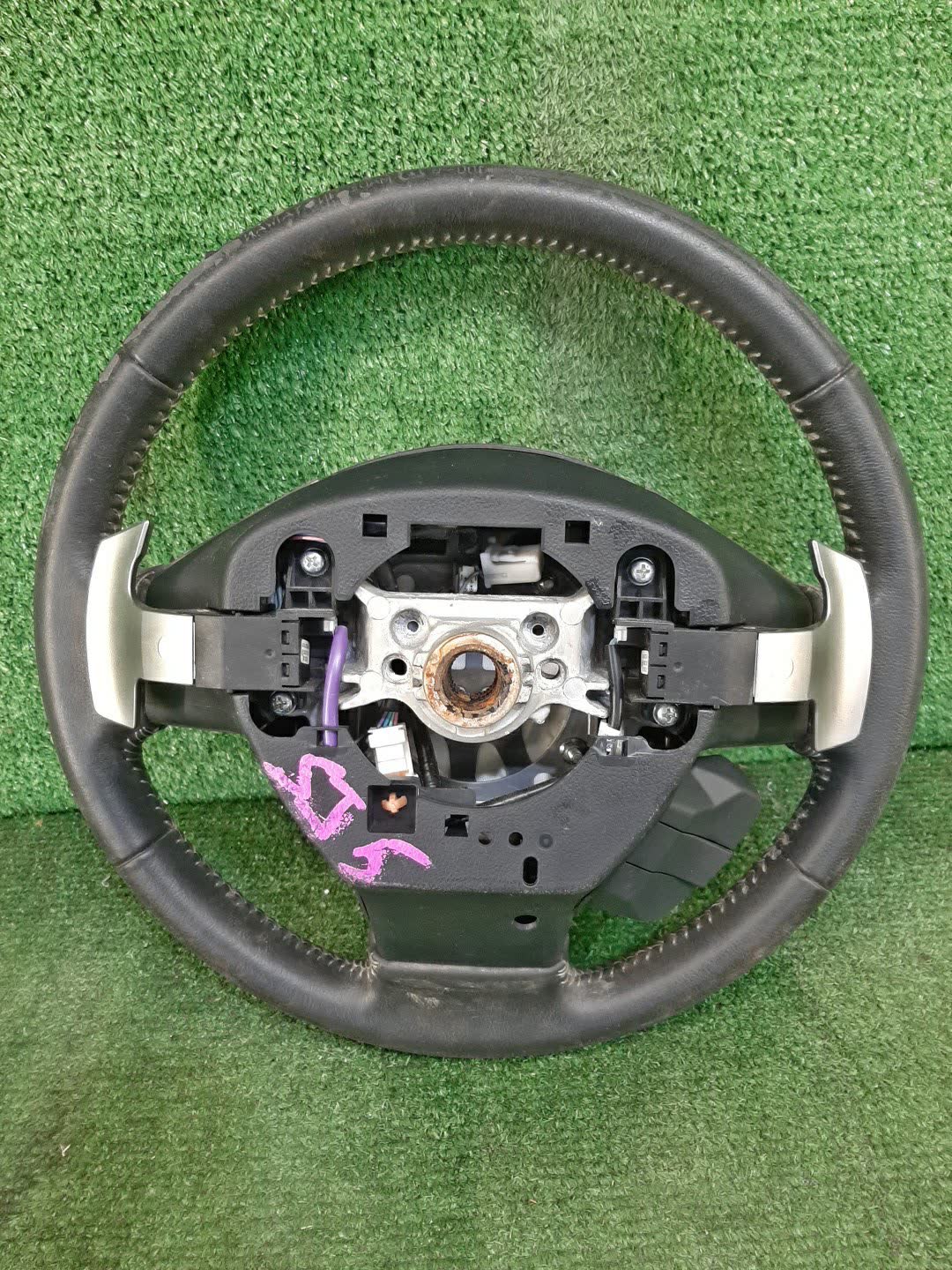 Руль SUBARU FORESTER SJ9, SJ5, SJG 2 ракурс Руль SUBARU FORESTER SJ9, SJ5, SJG 2 ракурс