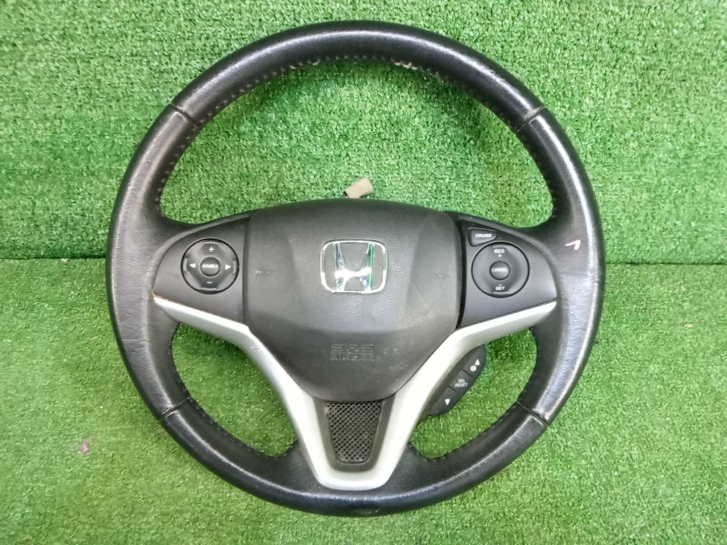 Руль HONDA FIT GP5 1 ракурс