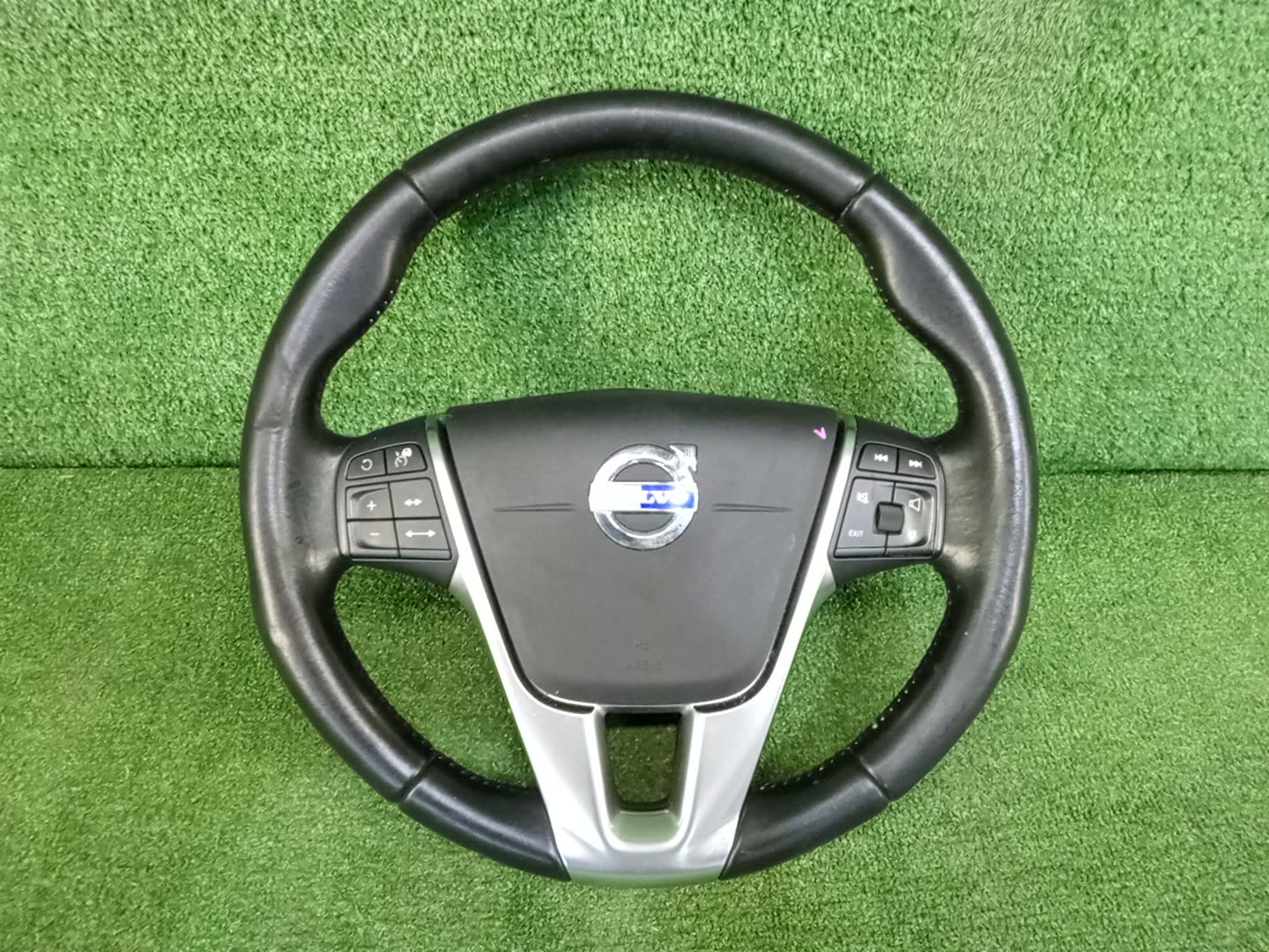 Руль VOLVO V40 MV 1 ракурс