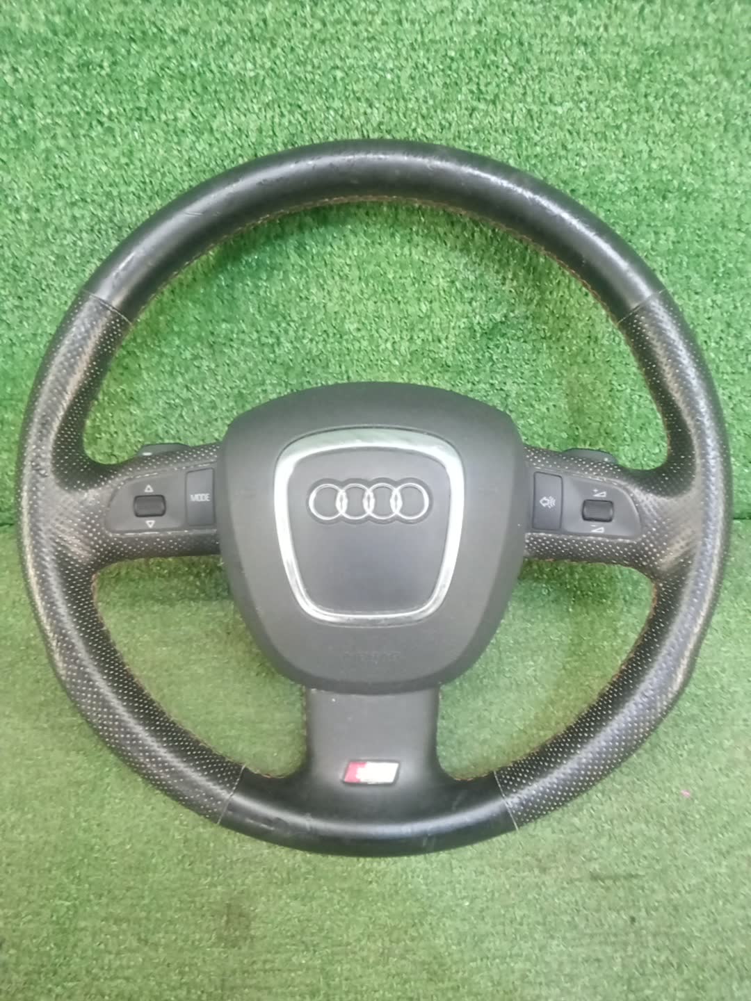 Руль AUDI A6 C6, 4F5, 4F2 1 ракурс Руль AUDI A6 C6, 4F5, 4F2 1 ракурс
