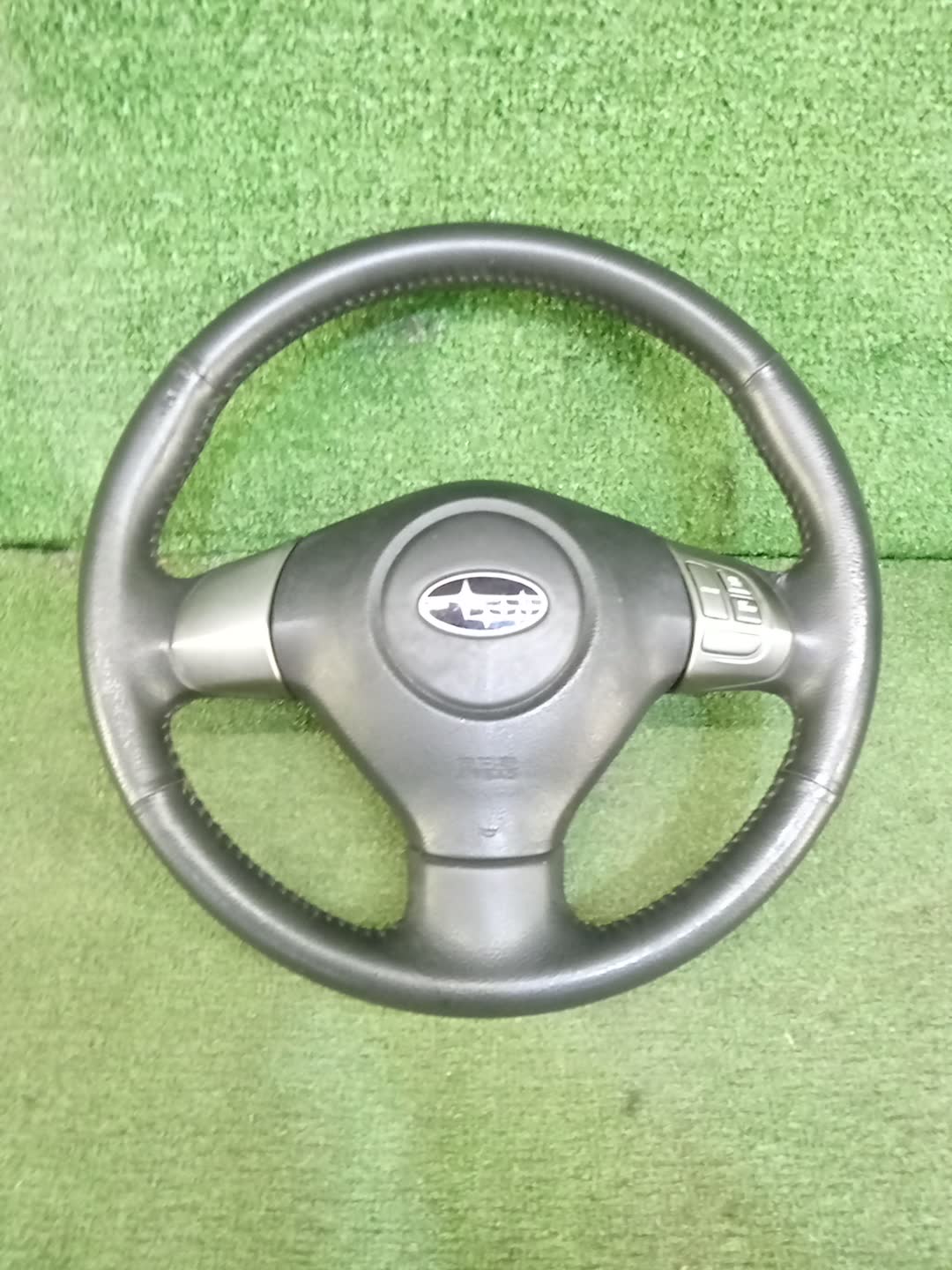 Руль SUBARU FORESTER SH5 1 ракурс Руль SUBARU FORESTER SH5 1 ракурс