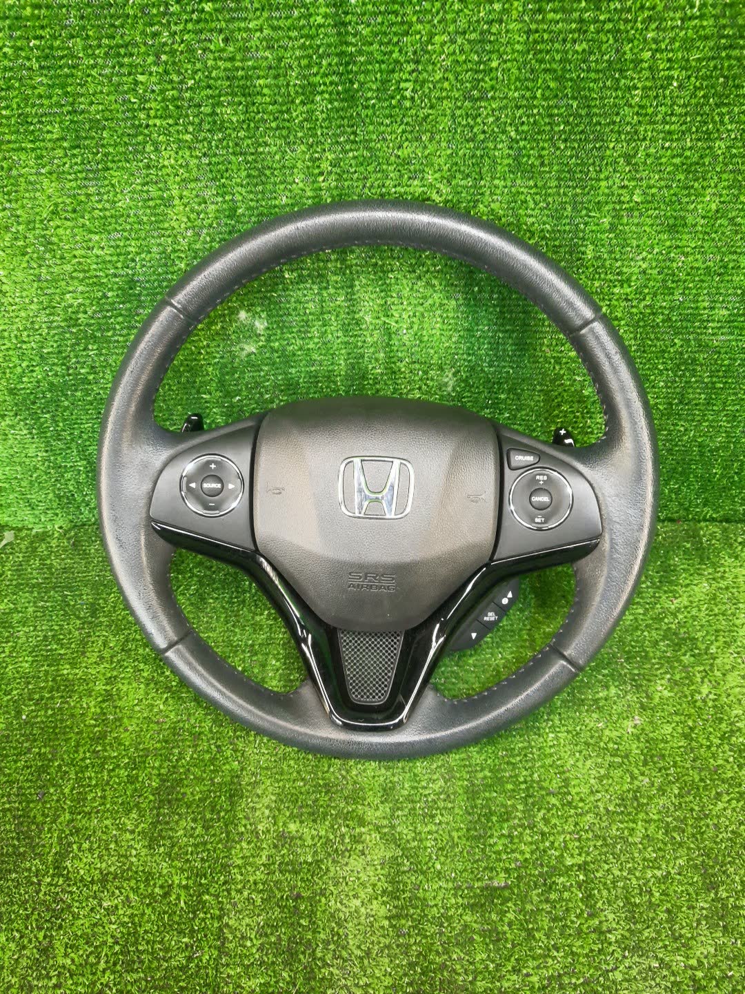Руль HONDA VEZEL RU4 1 ракурс