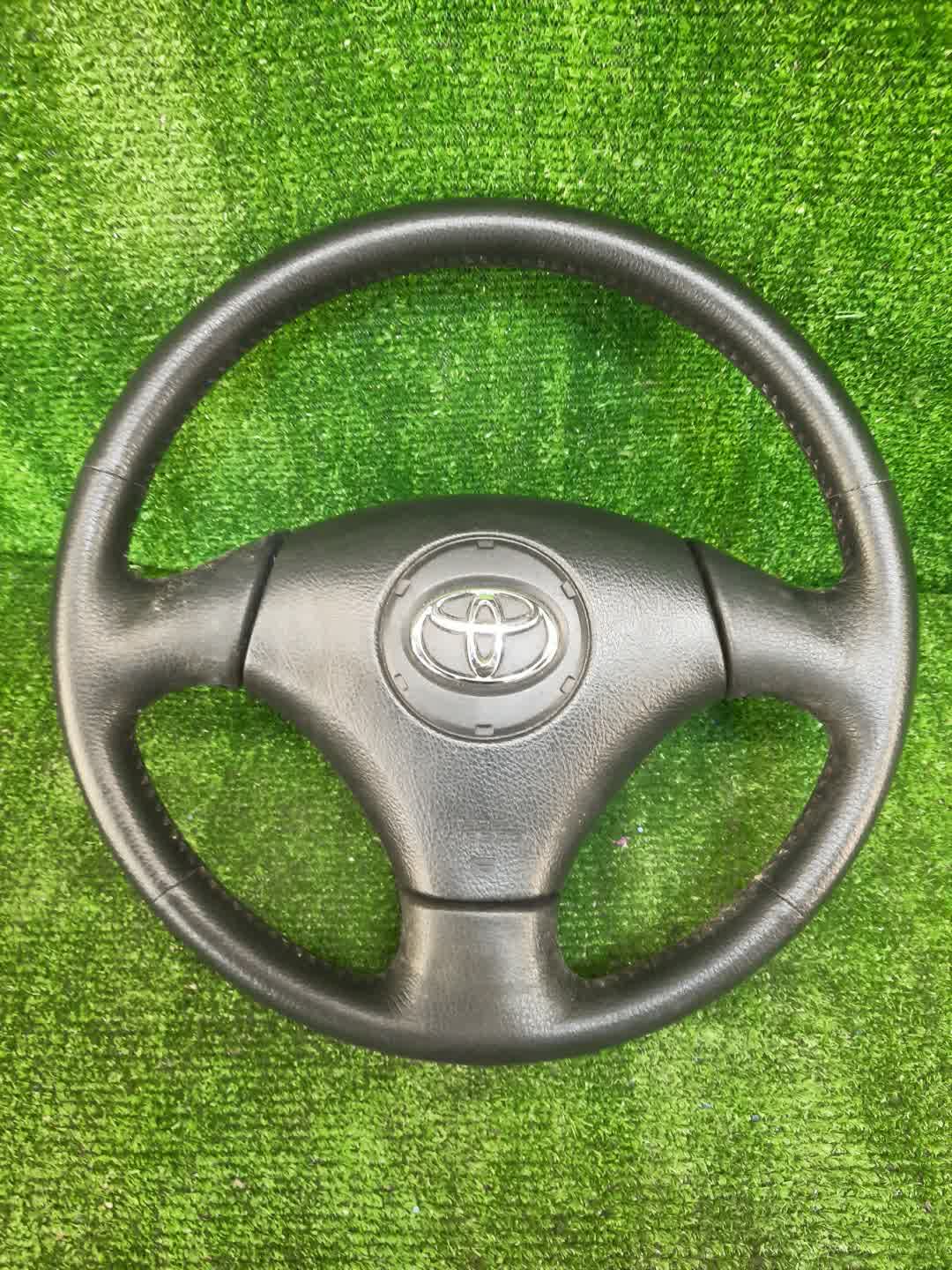 Руль TOYOTA NOAH AZR60G 1 ракурс