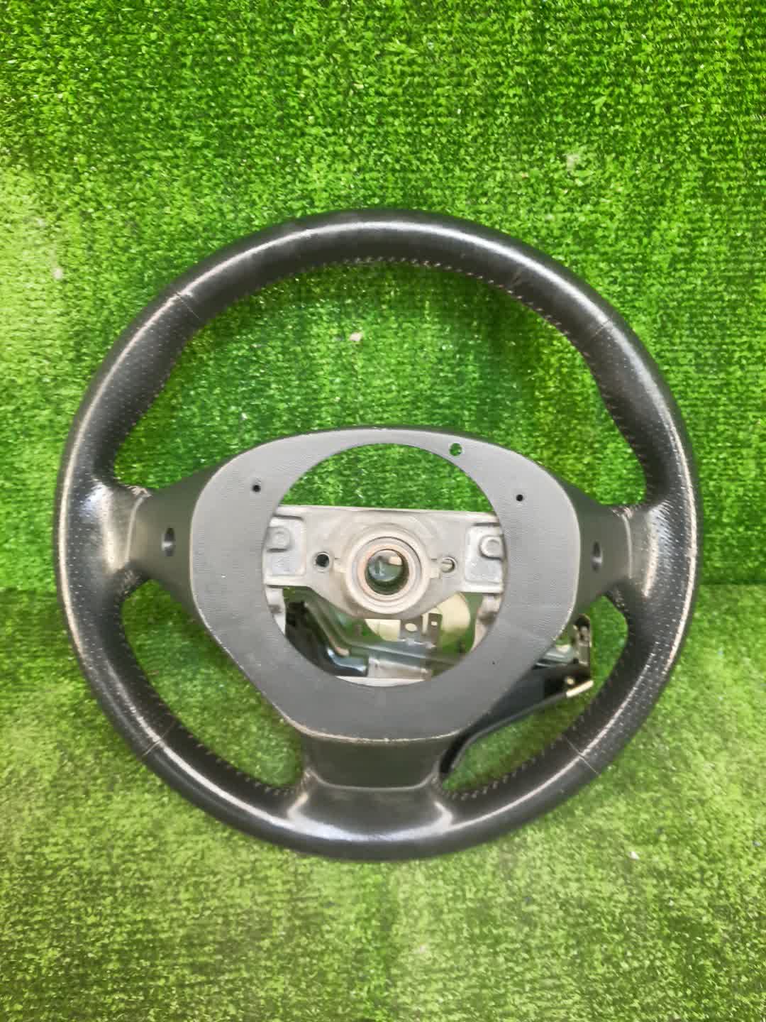 Руль TOYOTA IST NCP60 2 ракурс