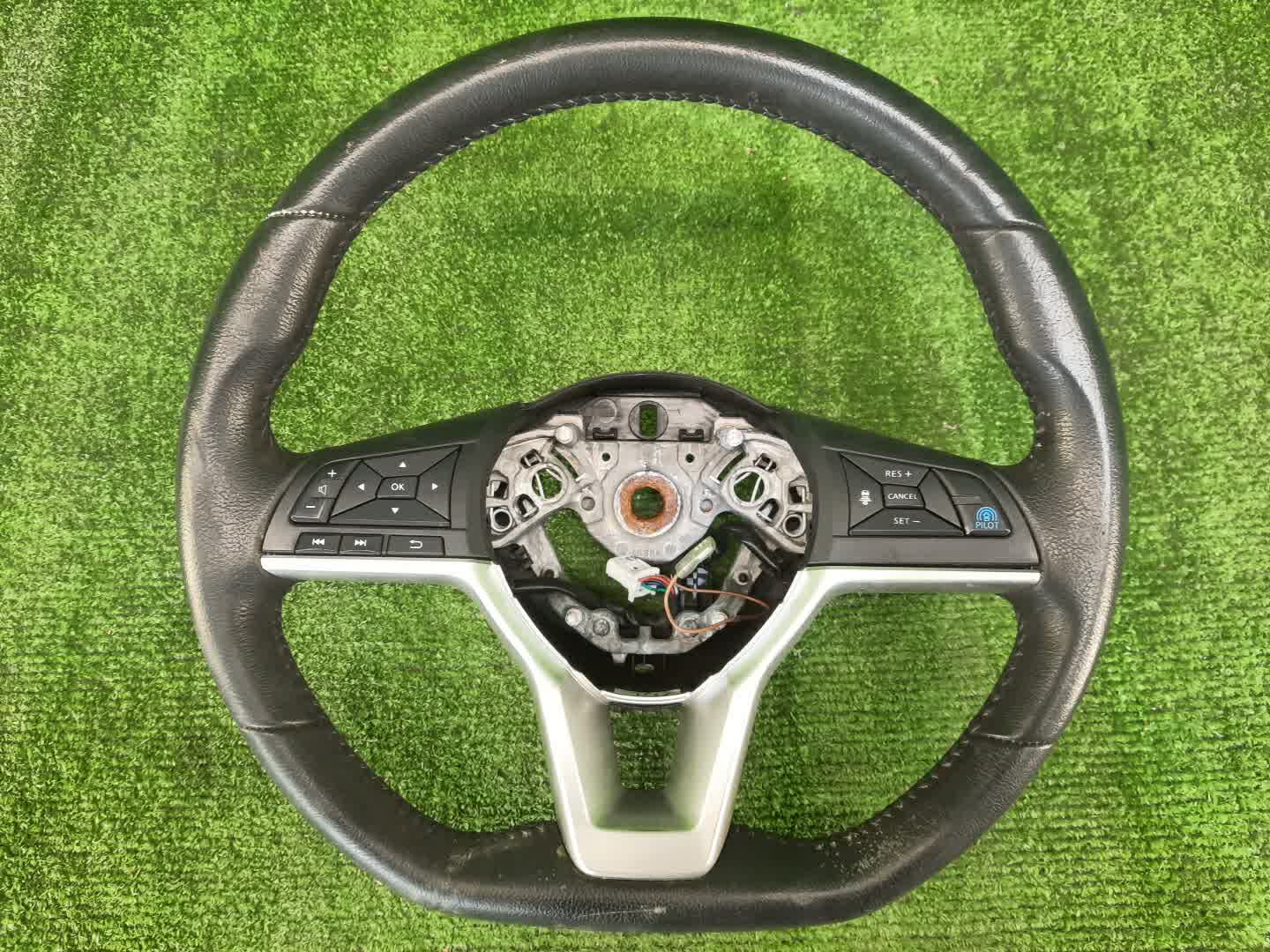 Руль NISSAN SERENA C27 1 ракурс