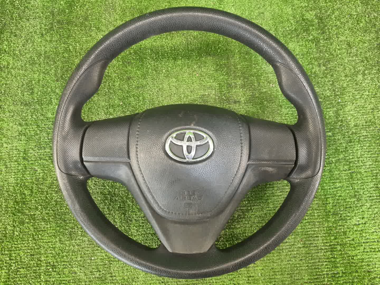 Руль TOYOTA COROLLA  AXIO NZE161 1 ракурс