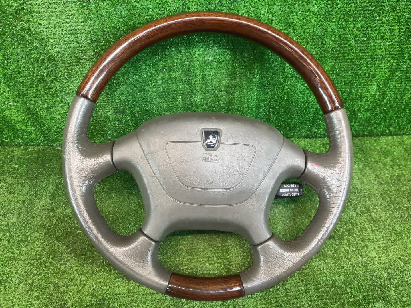 Руль MITSUBISHI LEGNUM EC5W 1 ракурс