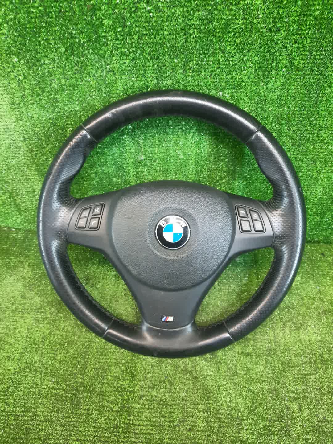 Руль BMW X1 E84 1 ракурс Руль BMW X1 E84 1 ракурс