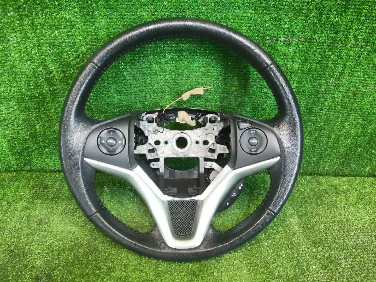 Руль HONDA FIT GP5 1 ракурс