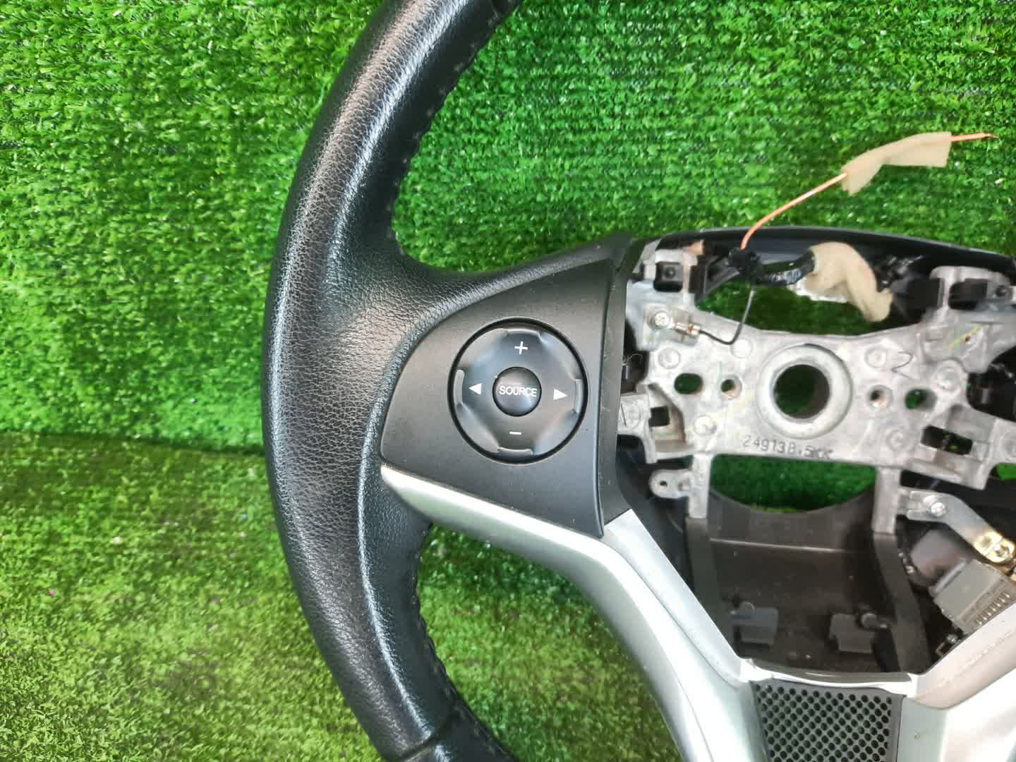 Руль HONDA FIT GP5 2 ракурс