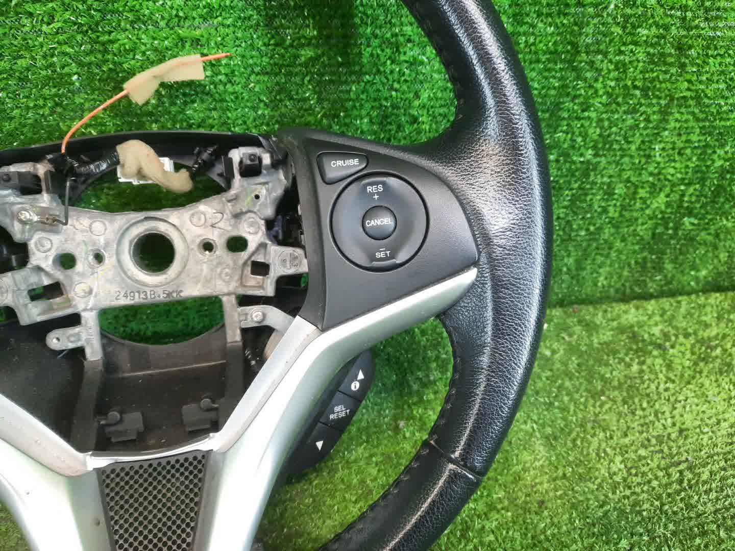 Руль HONDA FIT GP5 3 ракурс