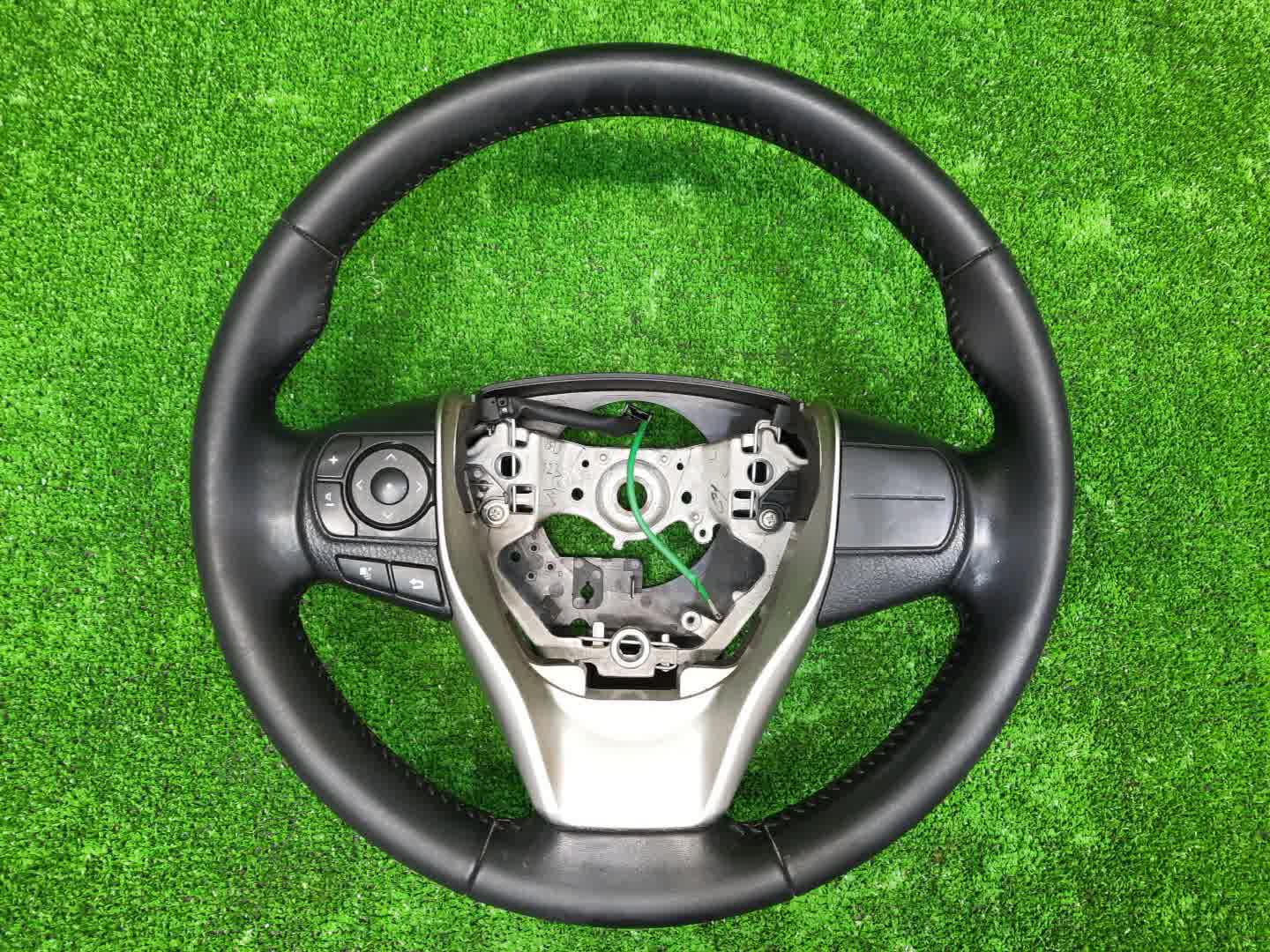 Руль TOYOTA VOXY ZRR80G 1 ракурс