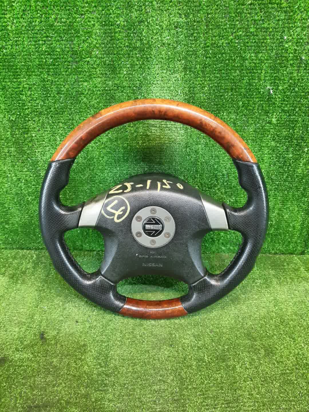 Руль NISSAN SKYLINE V35 1 ракурс Руль NISSAN SKYLINE V35 1 ракурс