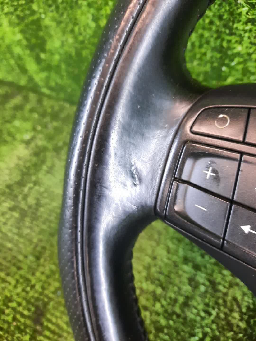 Руль VOLVO V60 FW48 2 ракурс Руль VOLVO V60 FW48 2 ракурс