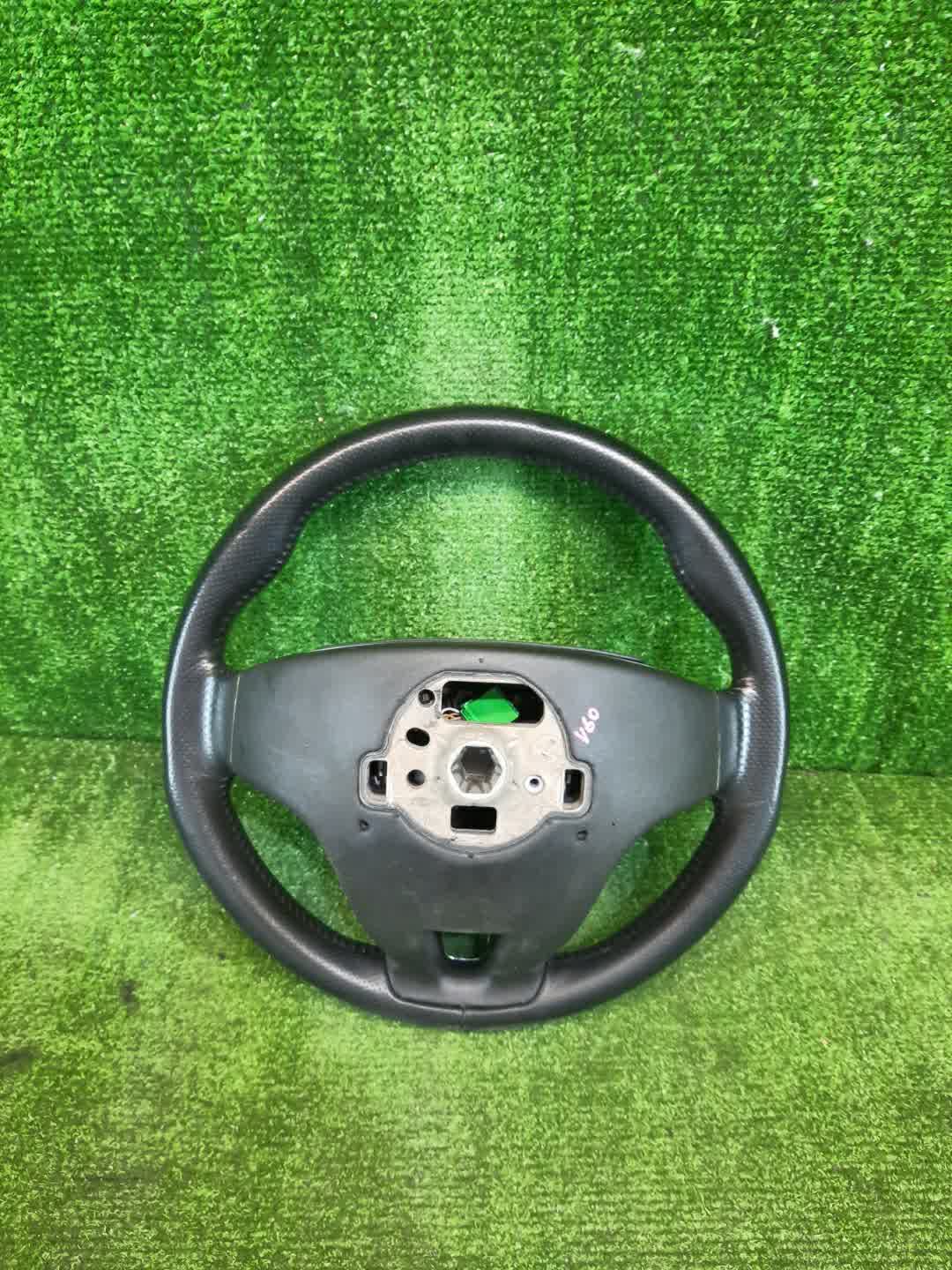 Руль VOLVO V60 FW48 4 ракурс Руль VOLVO V60 FW48 4 ракурс