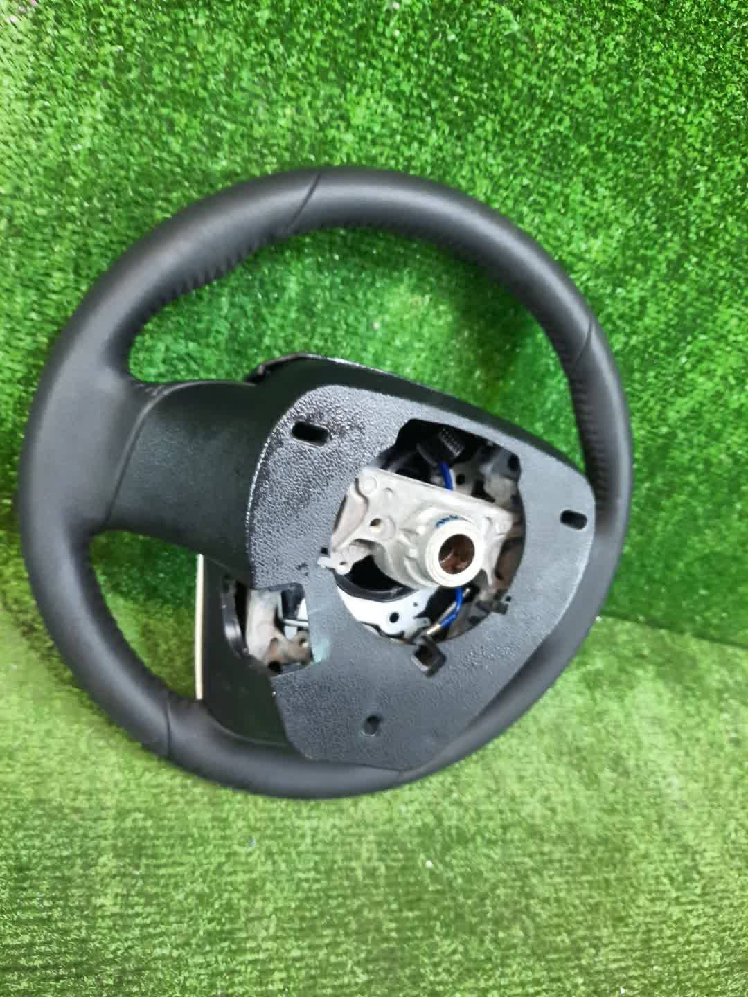 Руль TOYOTA PRIUS ZVW50, ZVW51, ZVW55 3 ракурс Руль TOYOTA PRIUS ZVW50, ZVW51, ZVW55 3 ракурс