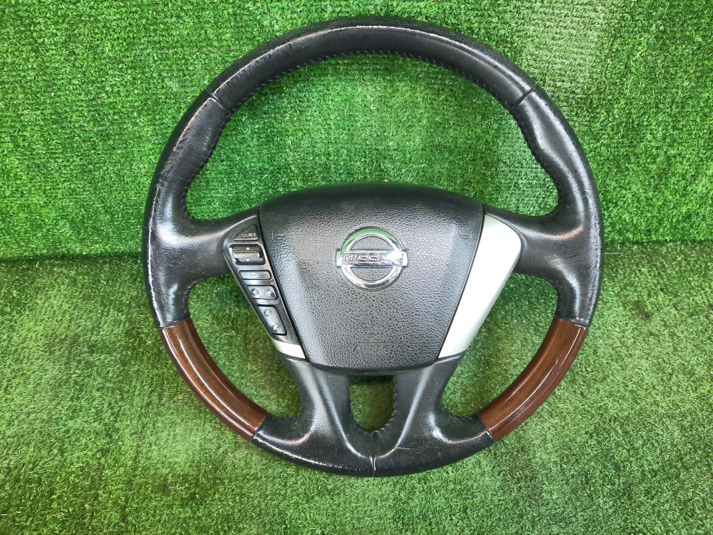 Руль NISSAN TEANA TNJ32, PJ32, J32 1 ракурс Руль NISSAN TEANA TNJ32, PJ32, J32 1 ракурс