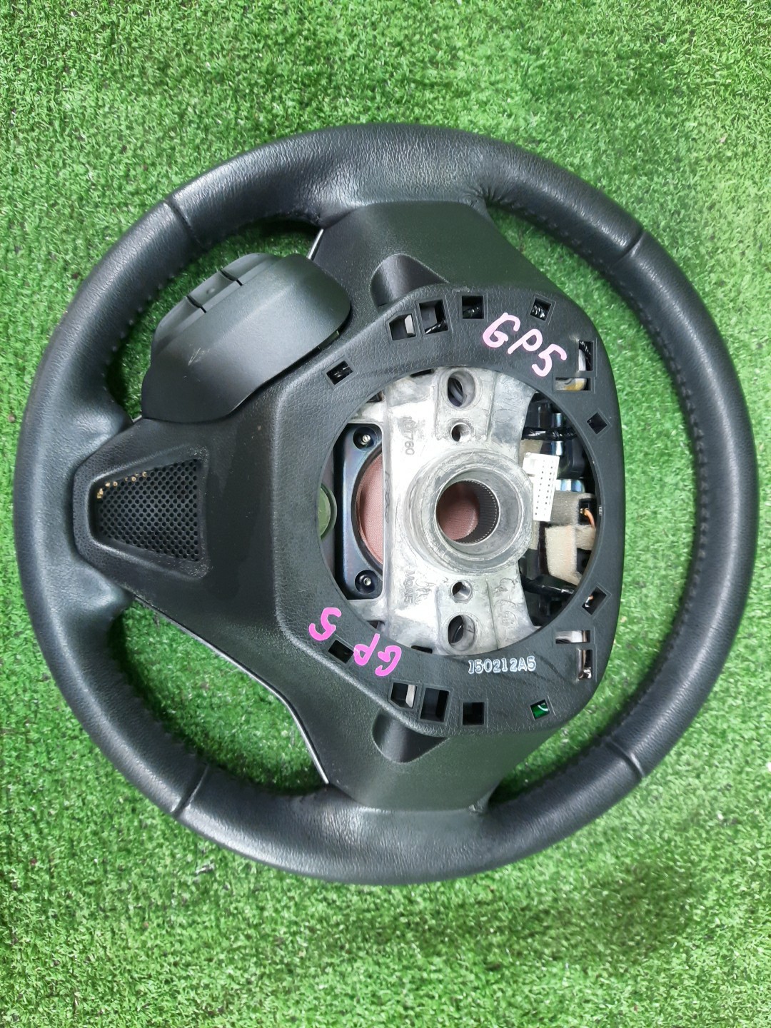 Руль HONDA FIT GP5 2 ракурс