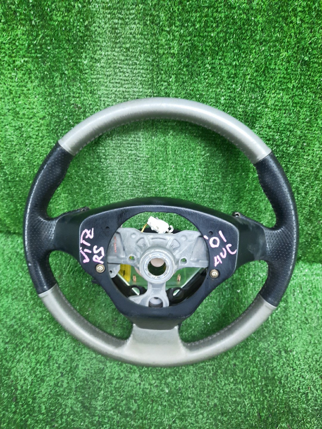 Руль TOYOTA VITZ NCP10 4 ракурс