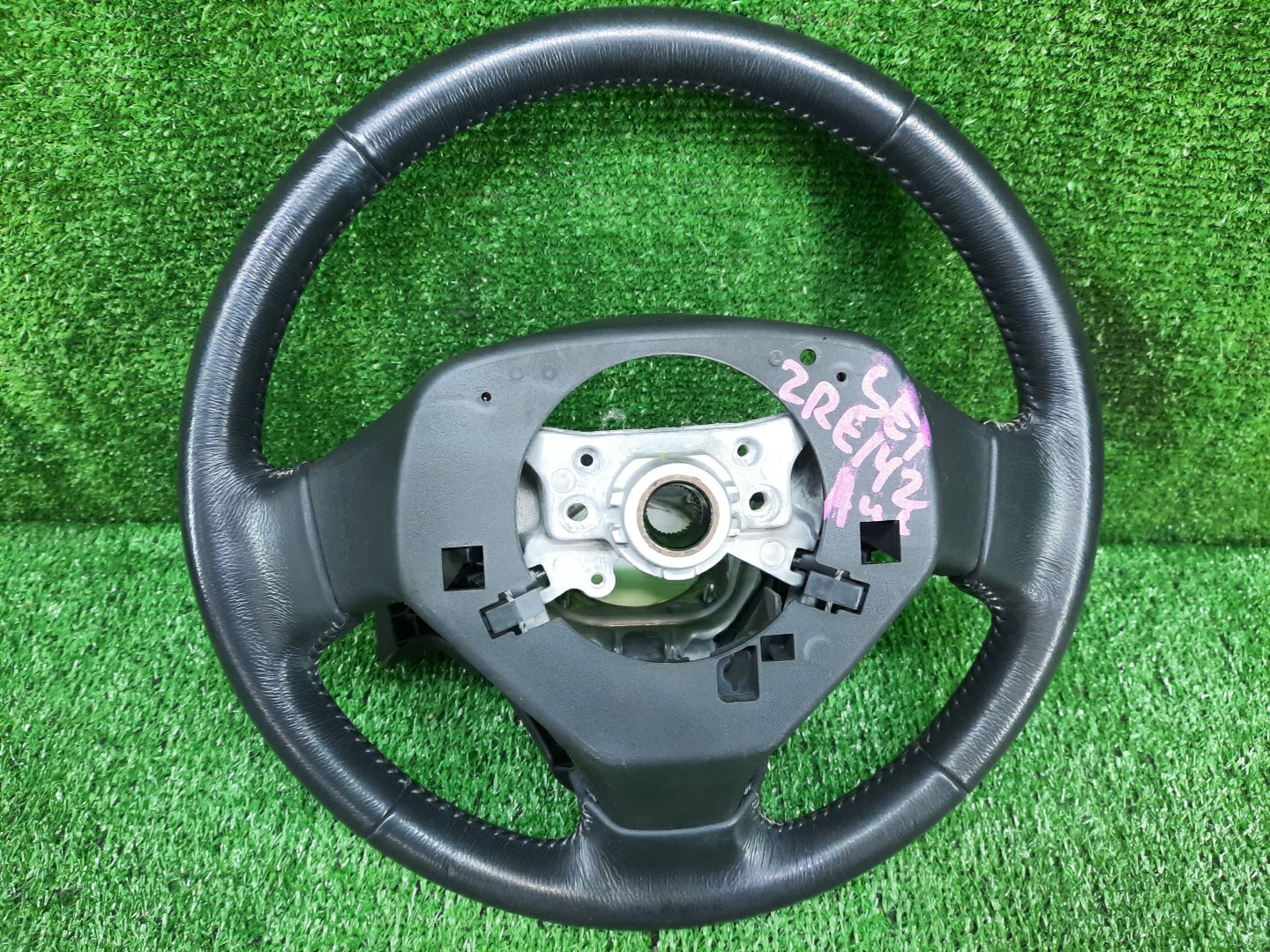 Руль TOYOTA AXIO, COROLLA FIELDER, COROLLA  AXIO, FIELDER NZE141, NZE144, ZRE142, ZRE144, ZRE144G, ZRE142G, NZE144G, NZE141G 2 ракурс