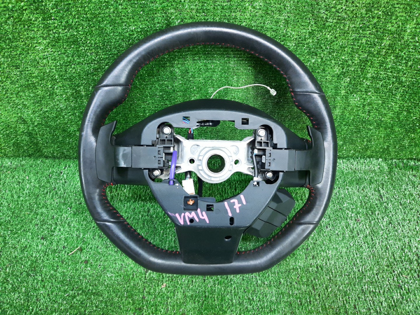 Руль SUBARU LEVORG VM4, VMG 2 ракурс