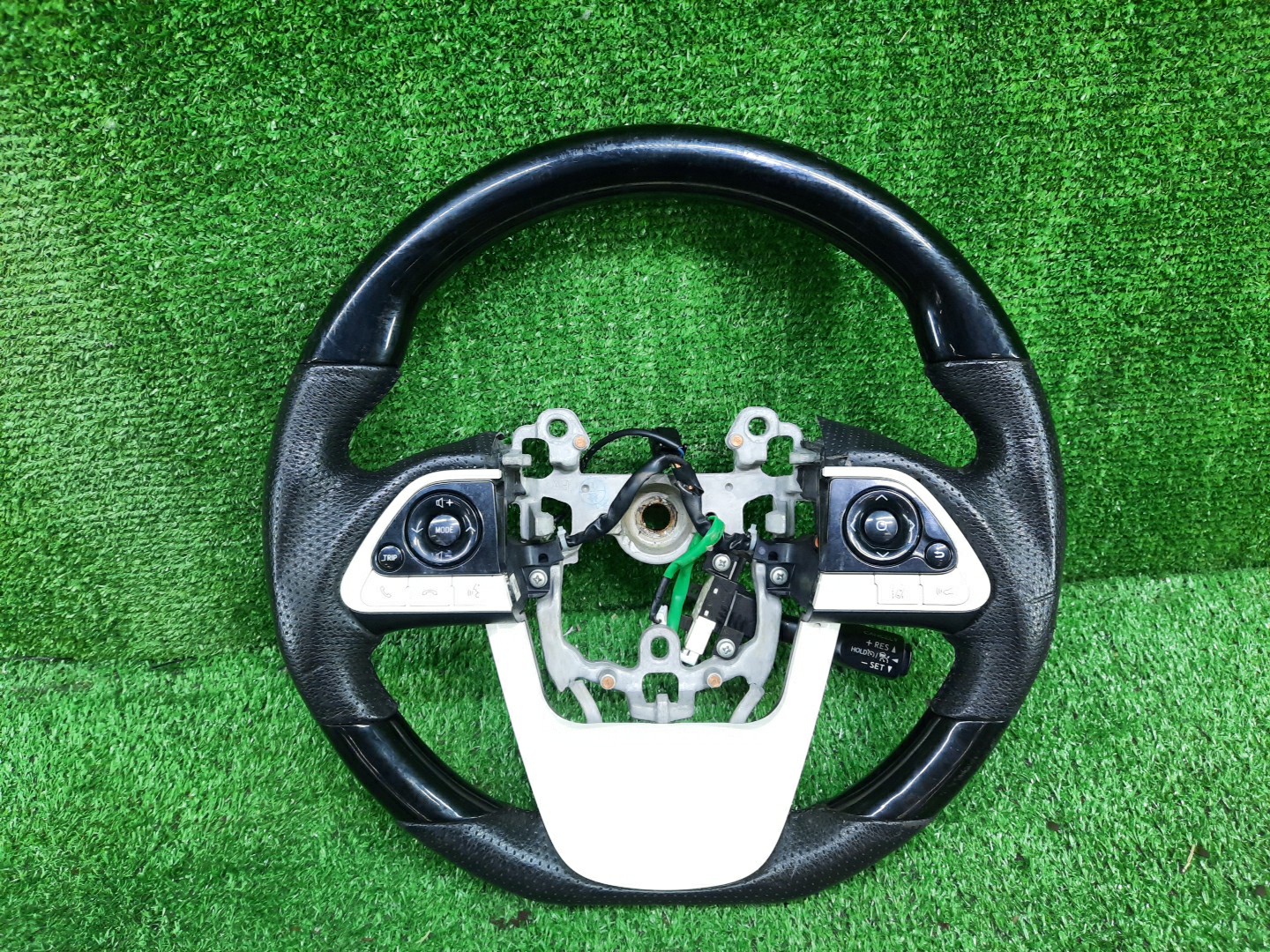 Руль TOYOTA PRIUS ZVW50, ZVW51, ZVW55 1 ракурс Руль TOYOTA PRIUS ZVW50, ZVW51, ZVW55 1 ракурс