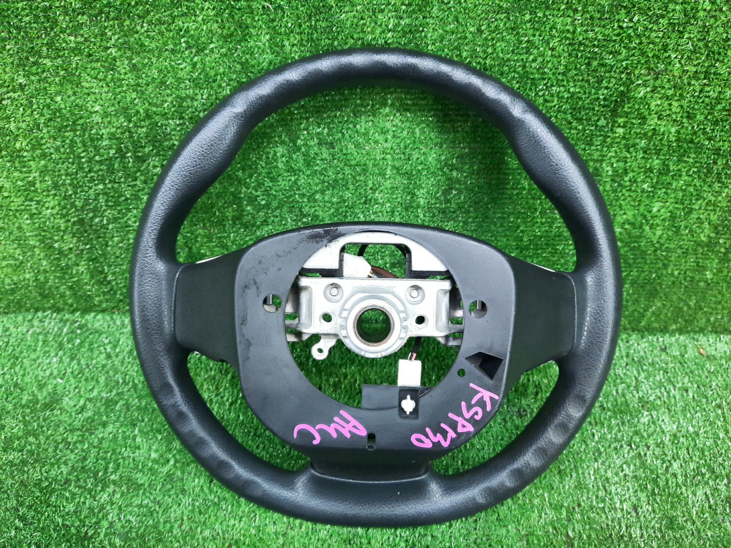 Руль TOYOTA VITZ KSP130 2 ракурс