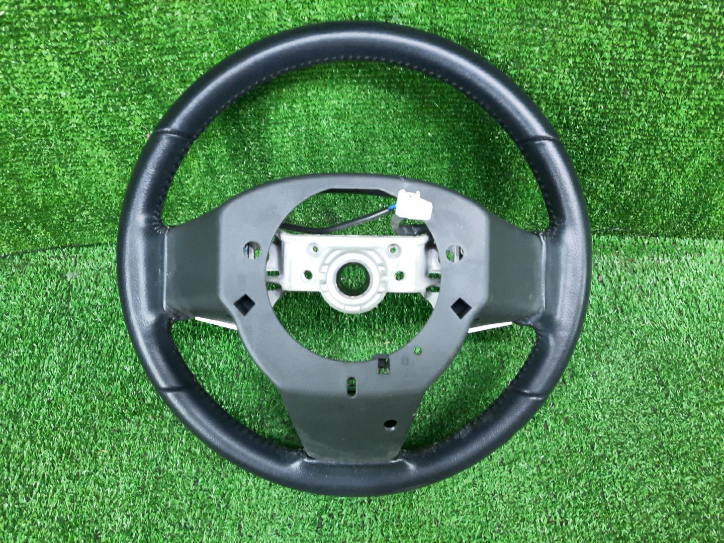 Руль TOYOTA PASSO M700A 2 ракурс