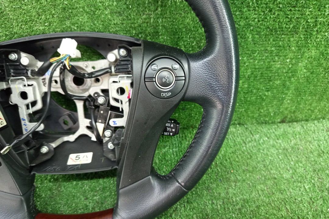 Руль TOYOTA SAI AZK10 3 ракурс