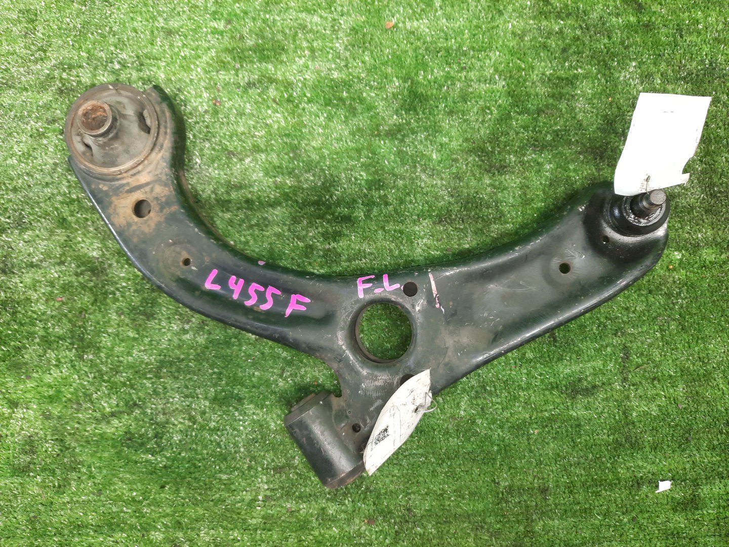 Рычаг левый передний SUBARU LUCRA L455F KF 1 ракурс Рычаг левый передний SUBARU LUCRA L455F KF 1 ракурс