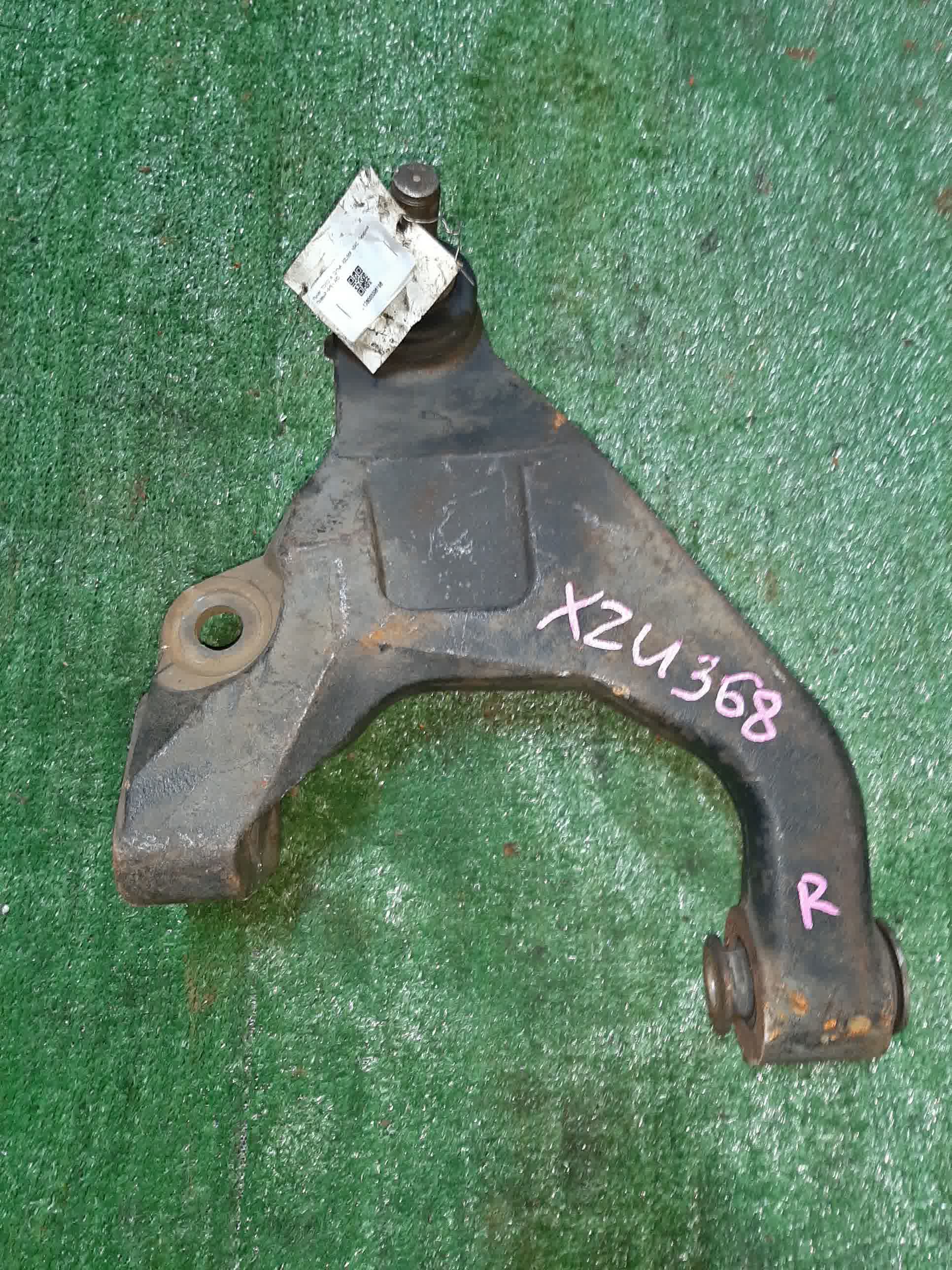 Рычаг правый передний TOYOTA DYNA XZU368 N04C 1 ракурс