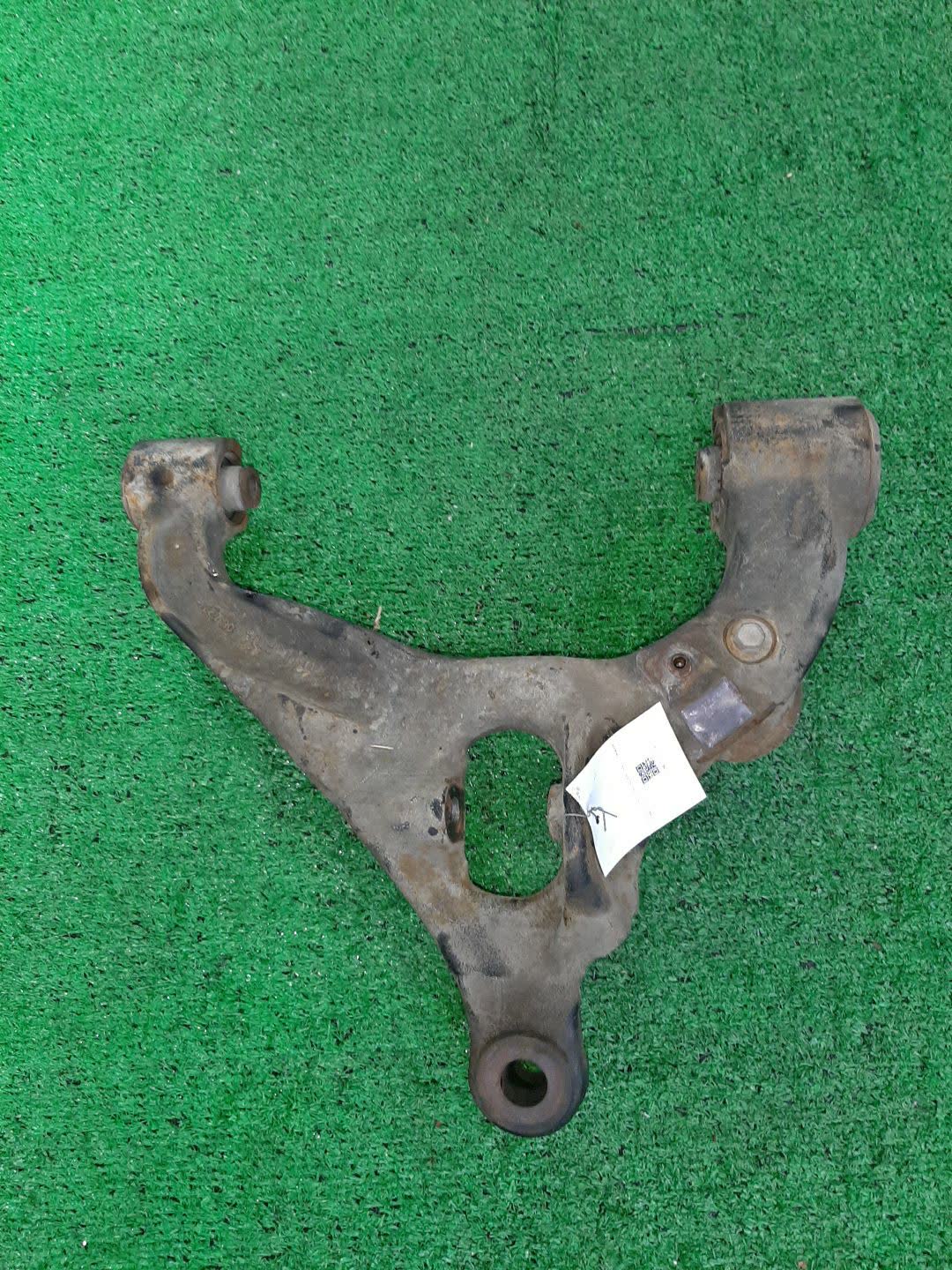 Рычаг правый передний TOYOTA DYNA XZU308 N04C-T 2 ракурс