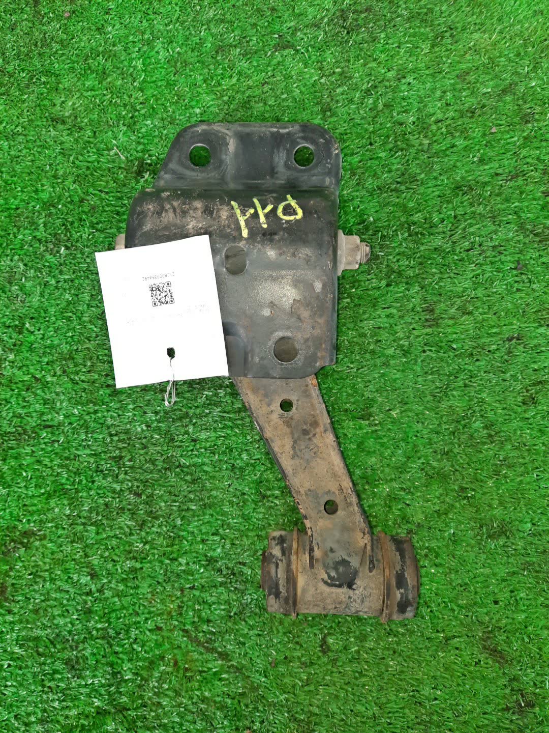Рычаг левый передний NISSAN BLUEBIRD, PRIMERA SU14, QU14, HU14, EU14, P11, WP11, QP11, HP11, WQP11, WHP11 CD20E, QG18DE, QG18DD, SR20DE, SR20VE, SR18DE 1 ракурс