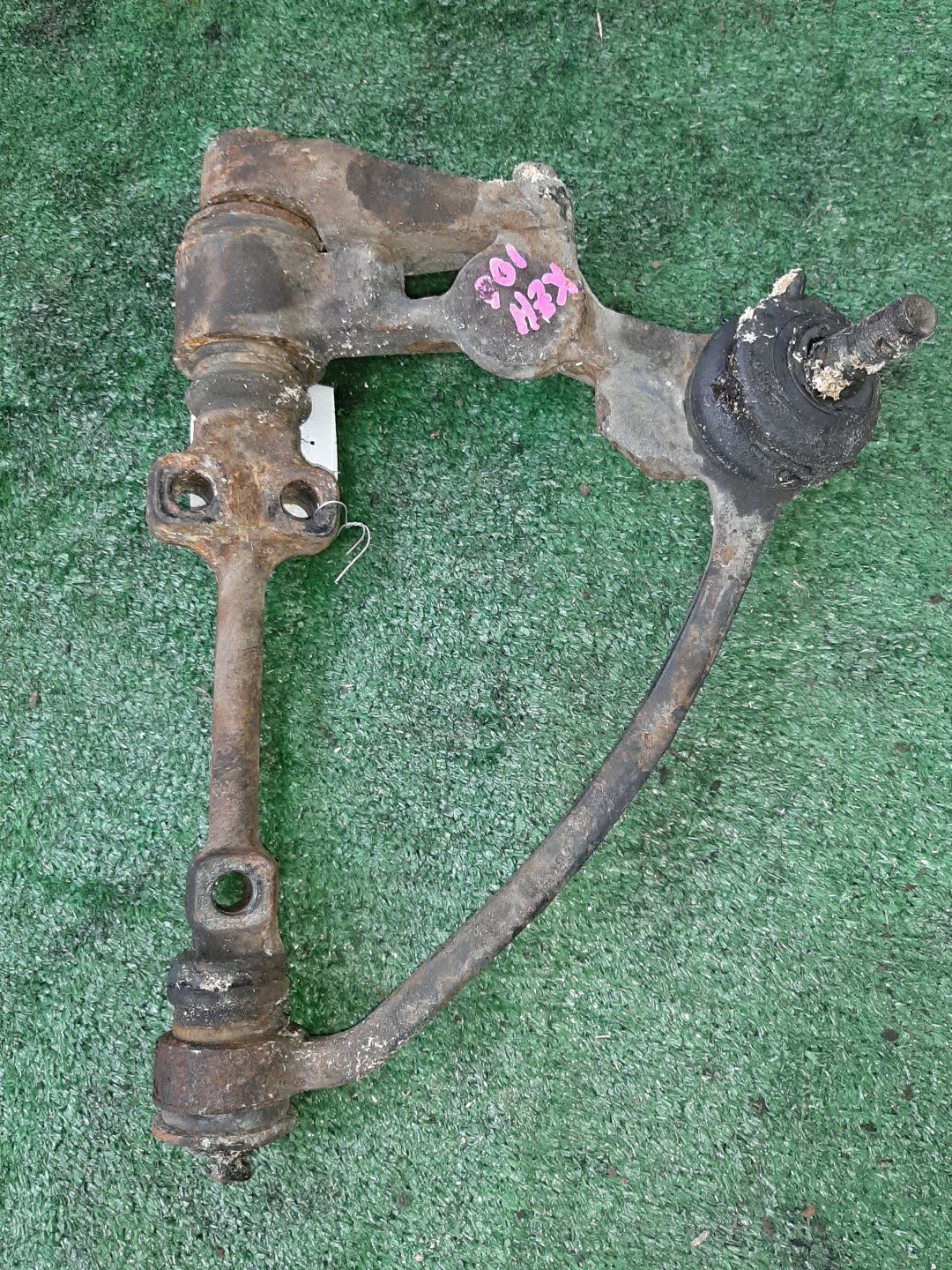 Рычаг правый передний TOYOTA GRANVIA, GRAND HIACE, HIACE, HIACE REGIUS VCH16W, KCH16W, LH117G, LH188K, LH129V, KZH138V, KZH106G, LH107G, LH119V, KZH120G, LH95, KZH116G, KZH126G, LH178V, LH109, LH108, LH118V, LH168V, KCH46G, RCH47W, LXH49V, KCH46W 5VZ