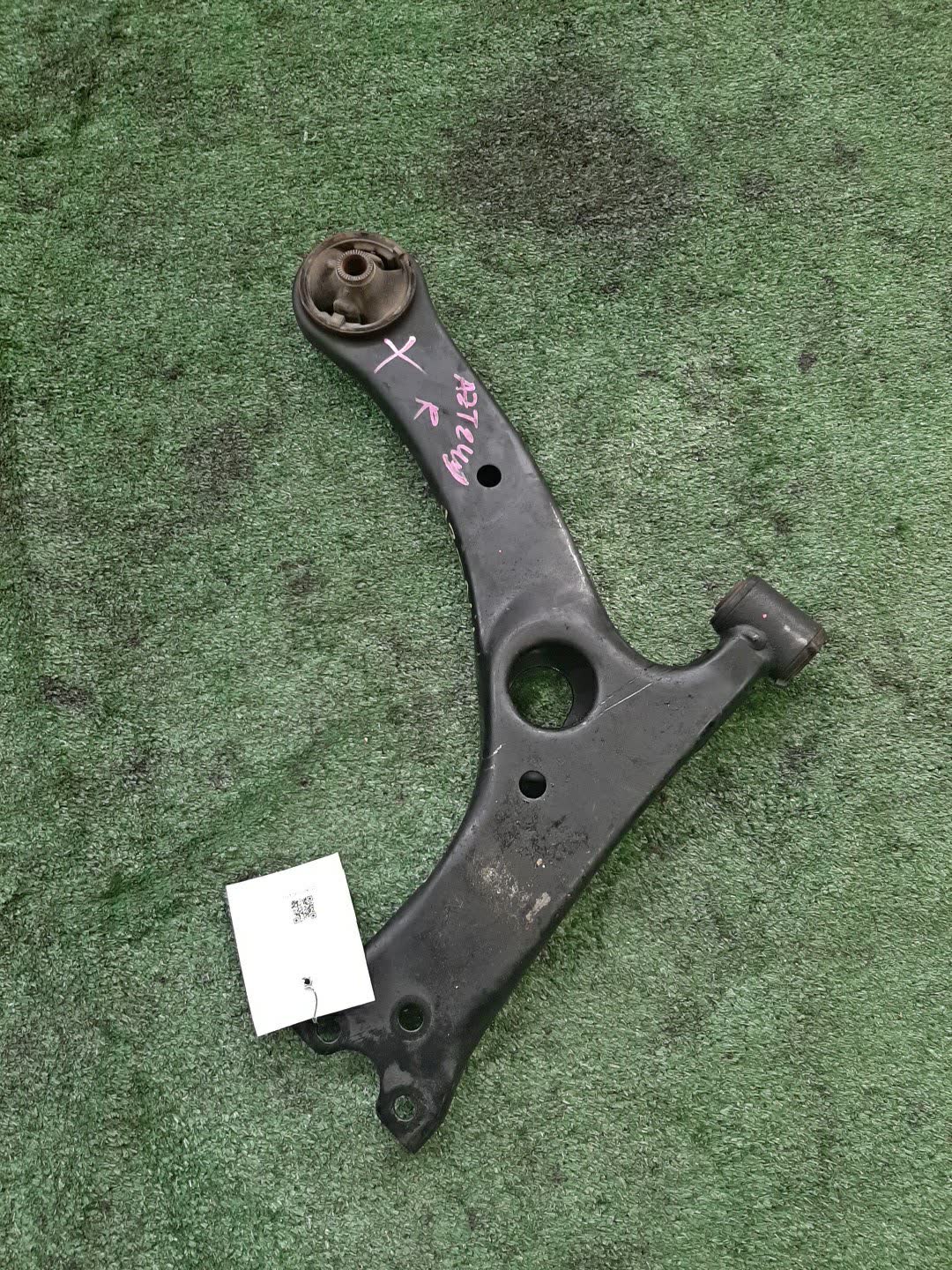 Рычаг правый передний TOYOTA CALDINA AZT241W 1AZ-FSE 1 ракурс