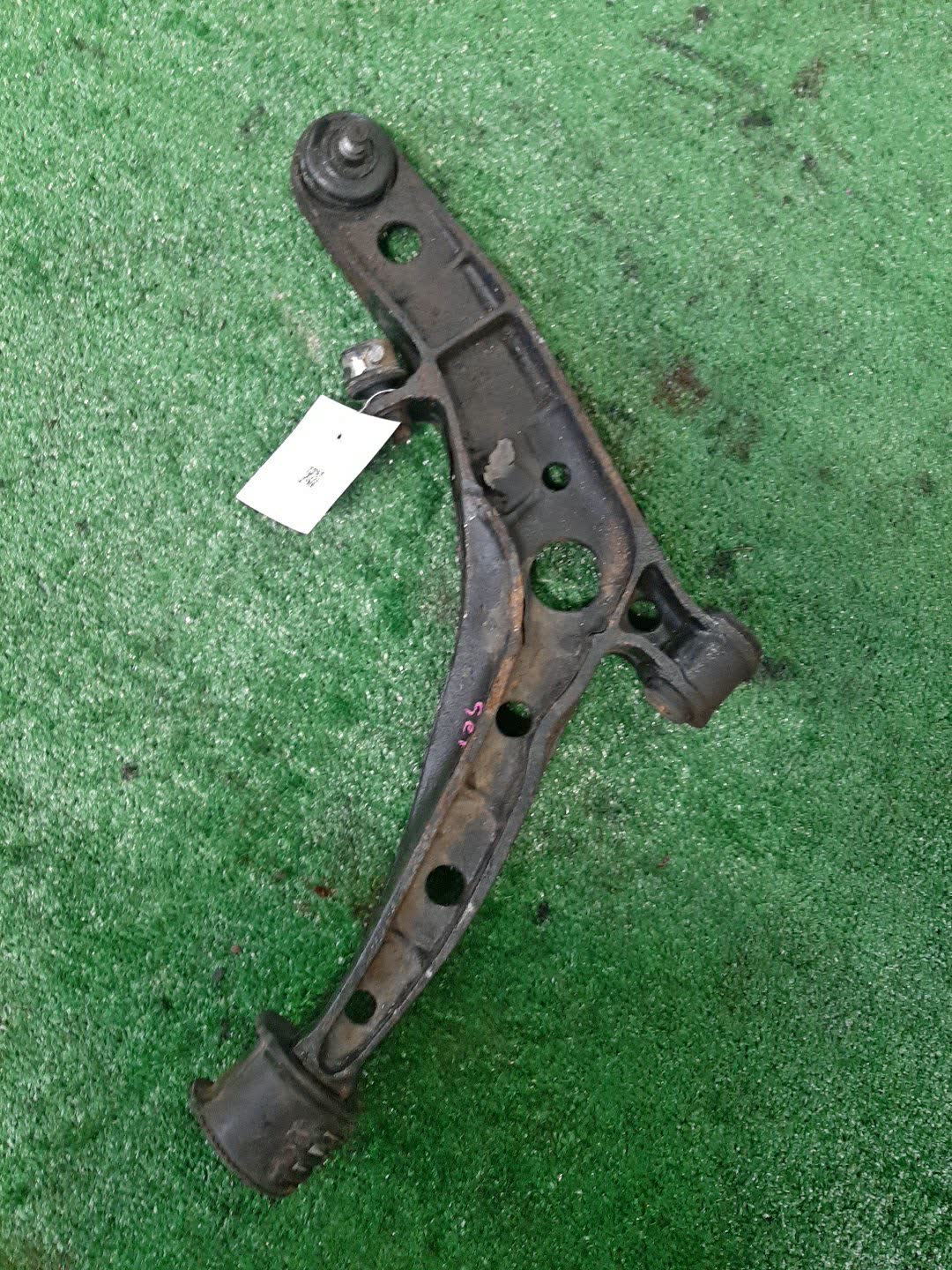 Рычаг левый передний MITSUBISHI CHARIOT N48W 4D68 1 ракурс