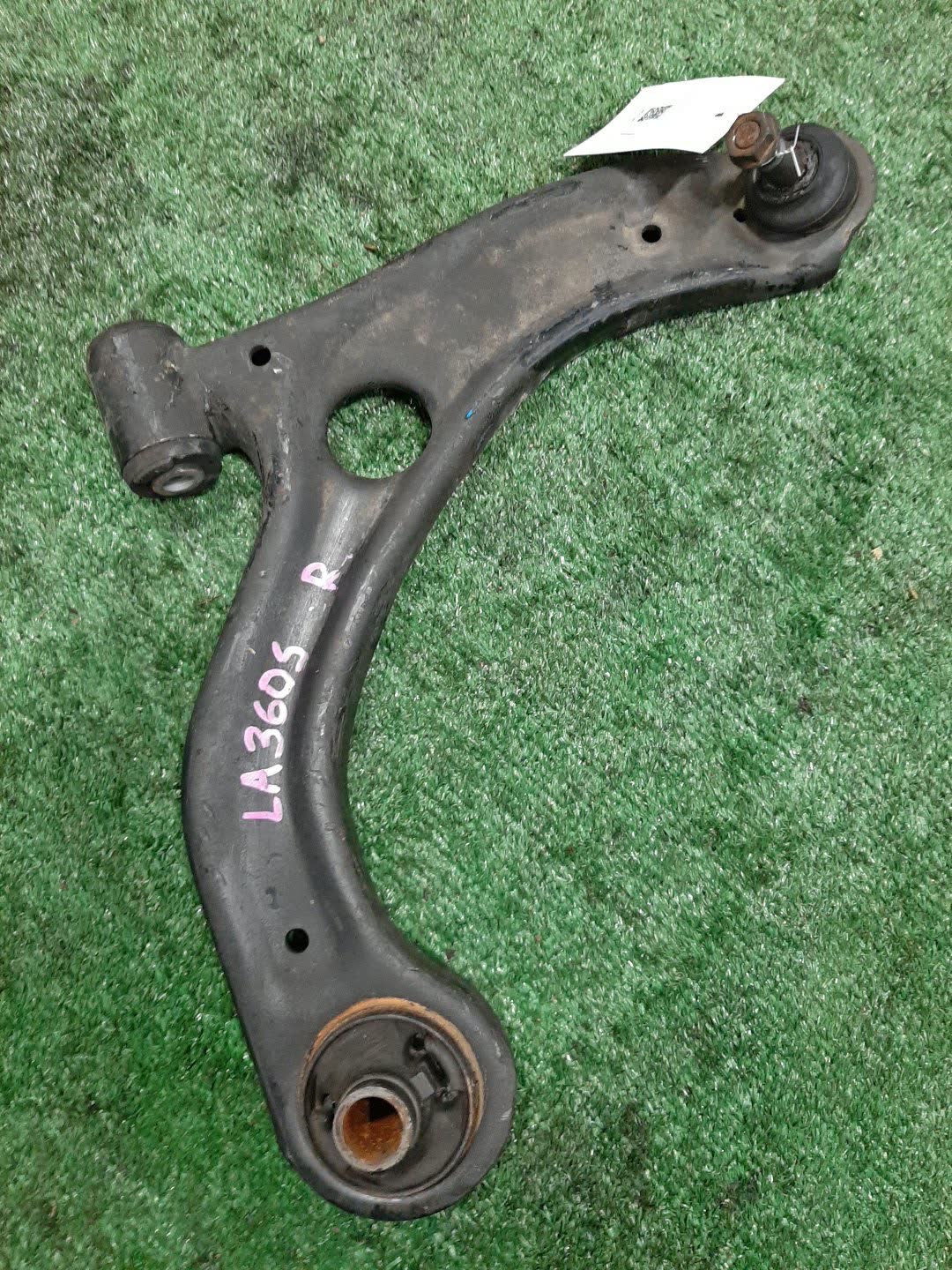 Рычаг правый передний DAIHATSU MIRA E:S LA360S KF-VE 1 ракурс