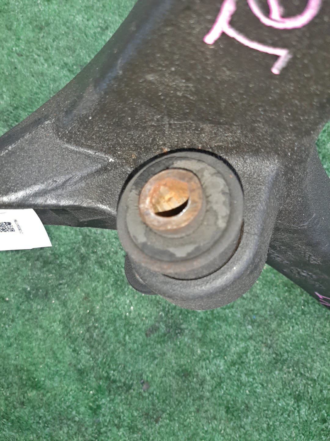 Рычаг правый передний JEEP LIBERTY KJ EKG 2 ракурс Рычаг правый передний JEEP LIBERTY KJ EKG 2 ракурс