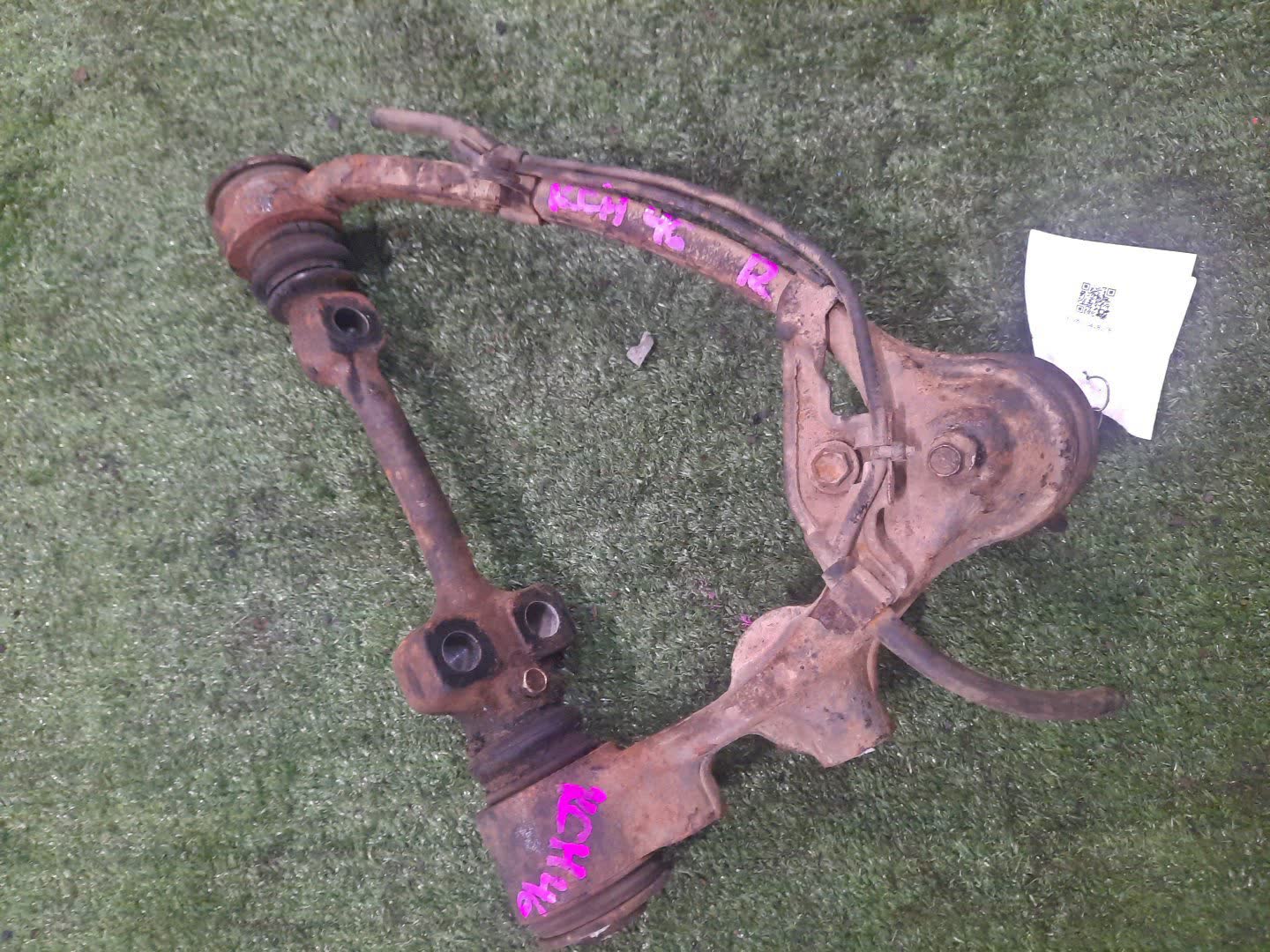 Рычаг правый передний TOYOTA GRANVIA, GRAND HIACE, HIACE, HIACE REGIUS VCH16W, KCH16W, LH117G, LH188K, LH129V, KZH138V, KZH106G, LH107G, LH119V, KZH120G, LH95, KZH116G, KZH126G, LH178V, LH109, LH108, LH118V, LH168V, KCH46G, RCH47W, LXH49V, KCH46W 5VZ