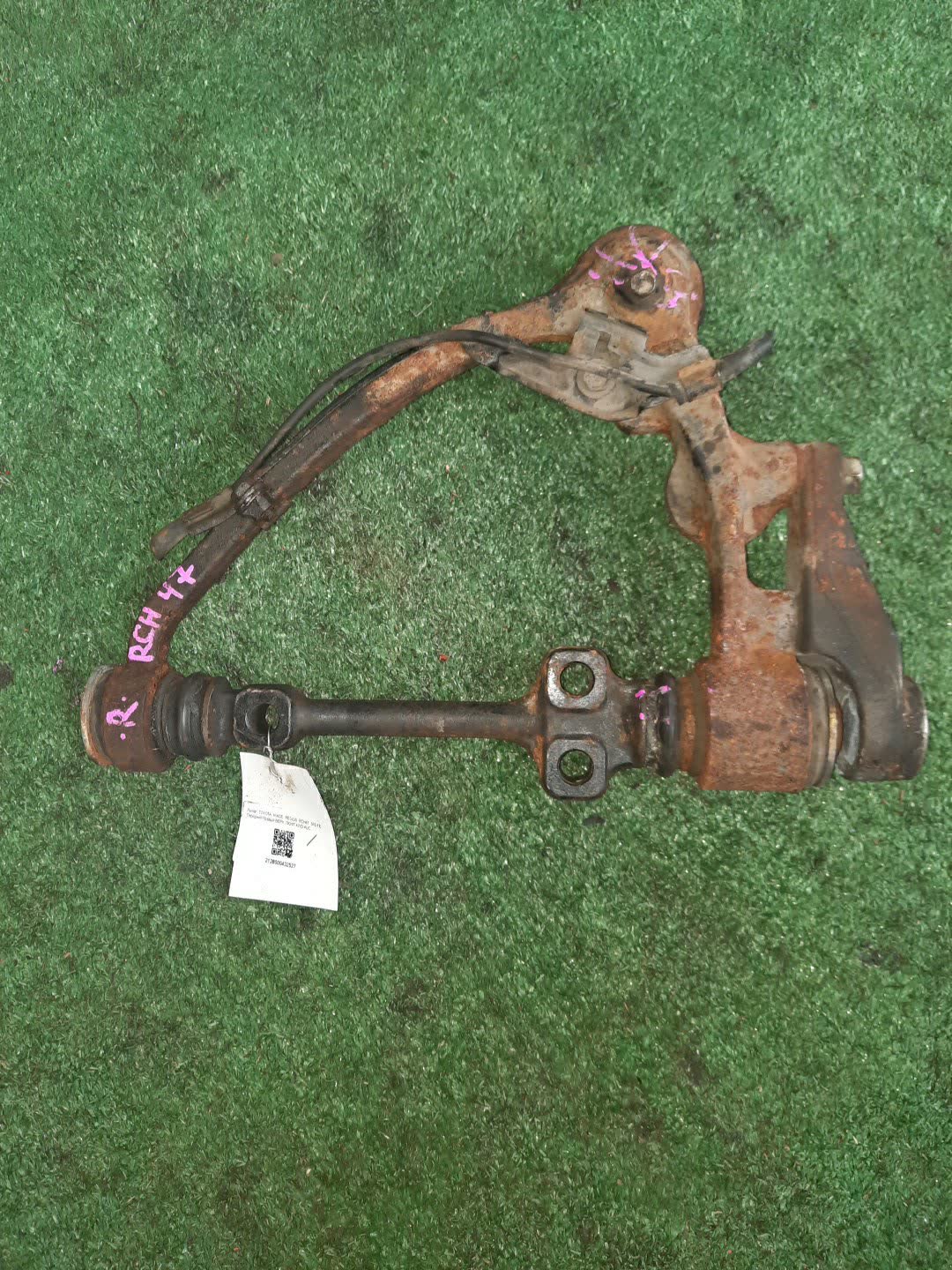 Рычаг правый передний TOYOTA GRANVIA, GRAND HIACE, HIACE, HIACE REGIUS VCH16W, KCH16W, LH117G, LH188K, LH129V, KZH138V, KZH106G, LH107G, LH119V, KZH120G, LH95, KZH116G, KZH126G, LH178V, LH109, LH108, LH118V, LH168V, KCH46G, RCH47W, LXH49V, KCH46W 5VZ