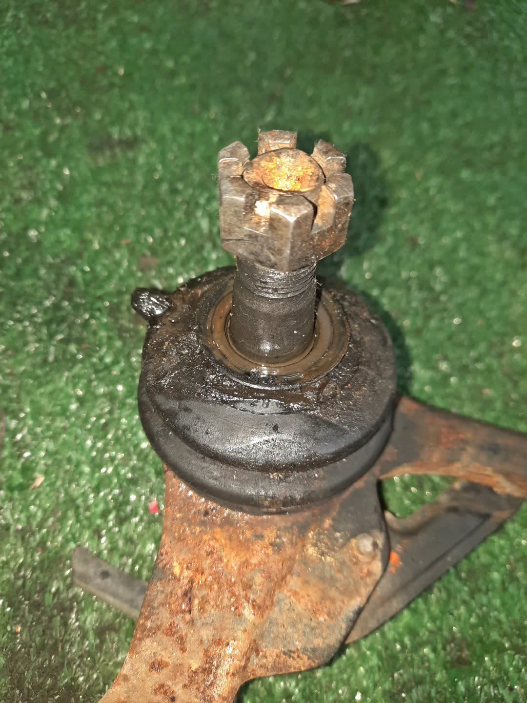 Рычаг правый передний TOYOTA GRANVIA, GRAND HIACE, HIACE, HIACE REGIUS VCH16W, KCH16W, LH117G, LH188K, LH129V, KZH138V, KZH106G, LH107G, LH119V, KZH120G, LH95, KZH116G, KZH126G, LH178V, LH109, LH108, LH118V, LH168V, KCH46G, RCH47W, LXH49V, KCH46W 5VZ