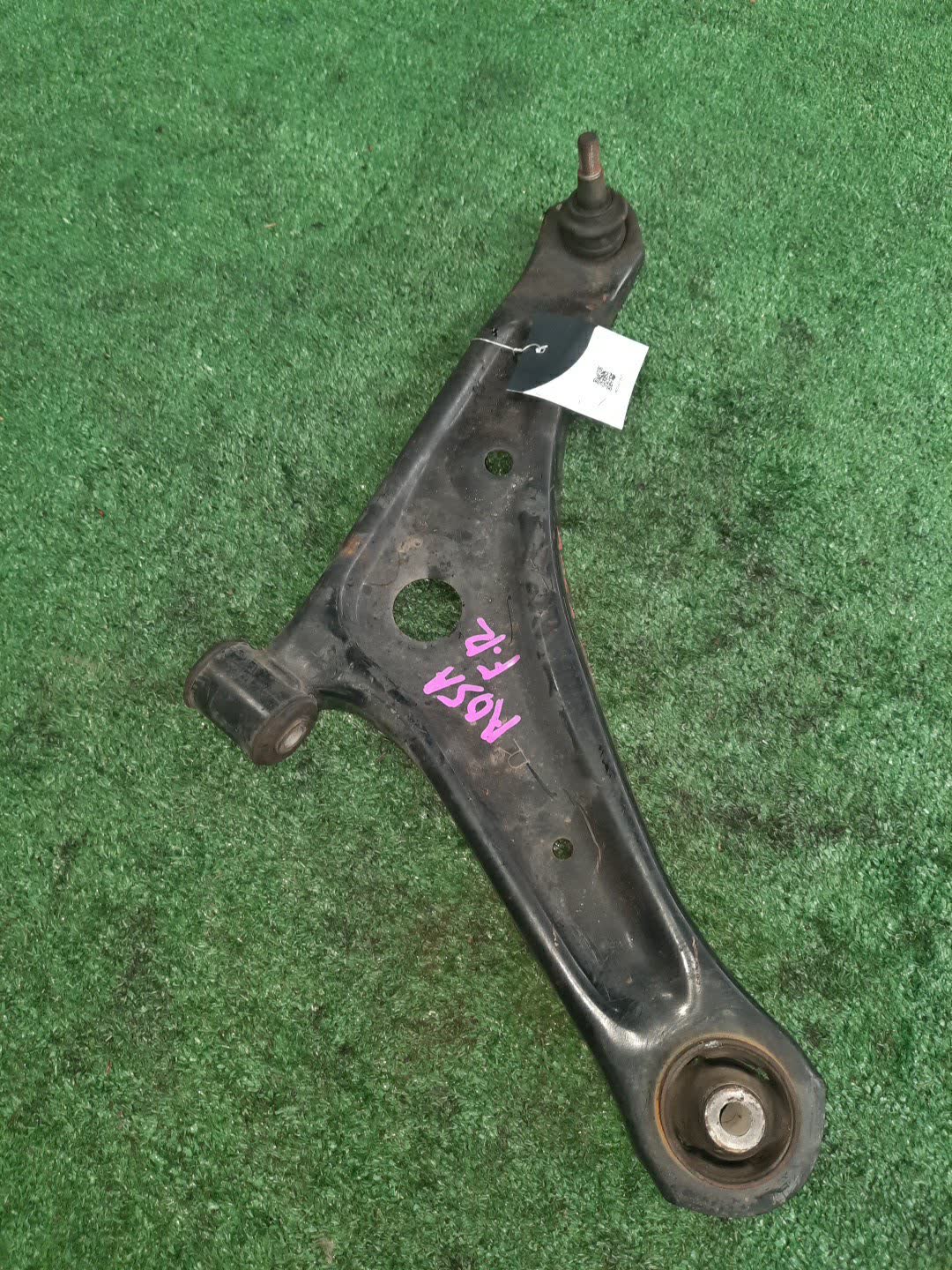 Рычаг правый передний MITSUBISHI MIRAGE A05A 3A90 1 ракурс