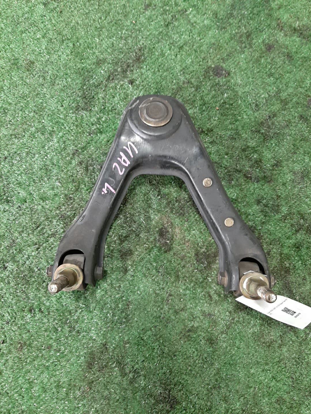 Рычаг левый передний HONDA SABER UA2 G25A 1 ракурс