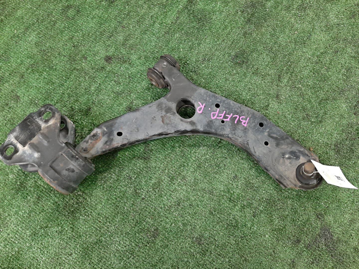 Рычаг правый передний MAZDA AXELA, MAZDA 3, 3 BL6FJ, BLEFW, BL5FP, BLEAP, BLEFP, BLFFP, BL3FW, BL5FW, BLEAW, BLFFW, BL LF-VE 1 ракурс