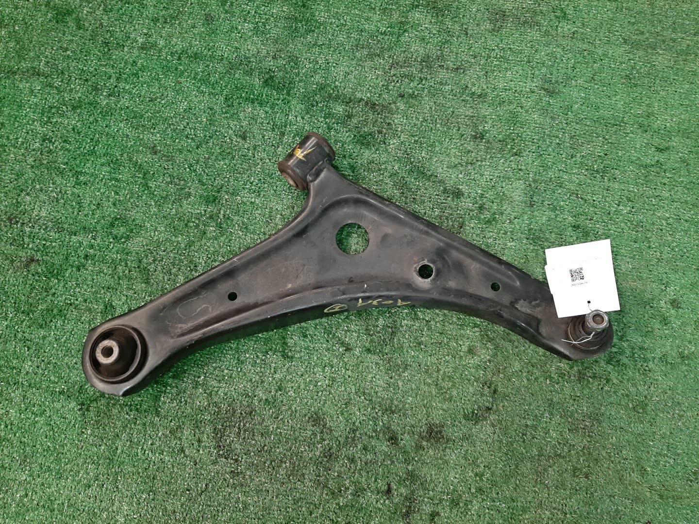 Рычаг правый передний MITSUBISHI MIRAGE A03A 3A92 1 ракурс