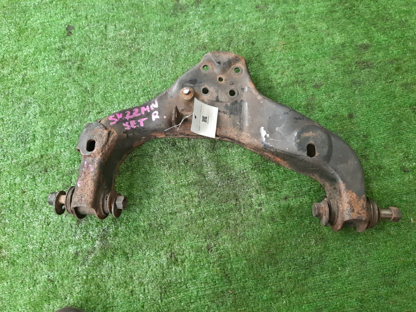 Рычаг правый передний NISSAN VANETTE SK22MN R2 1 ракурс